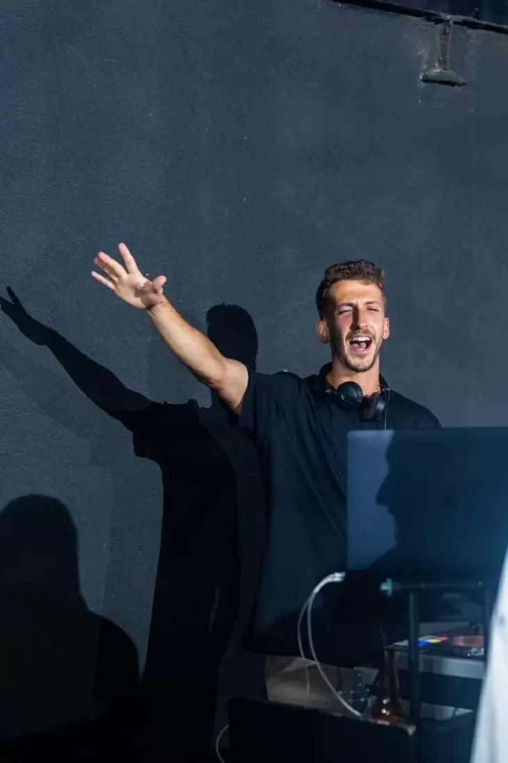review gallery