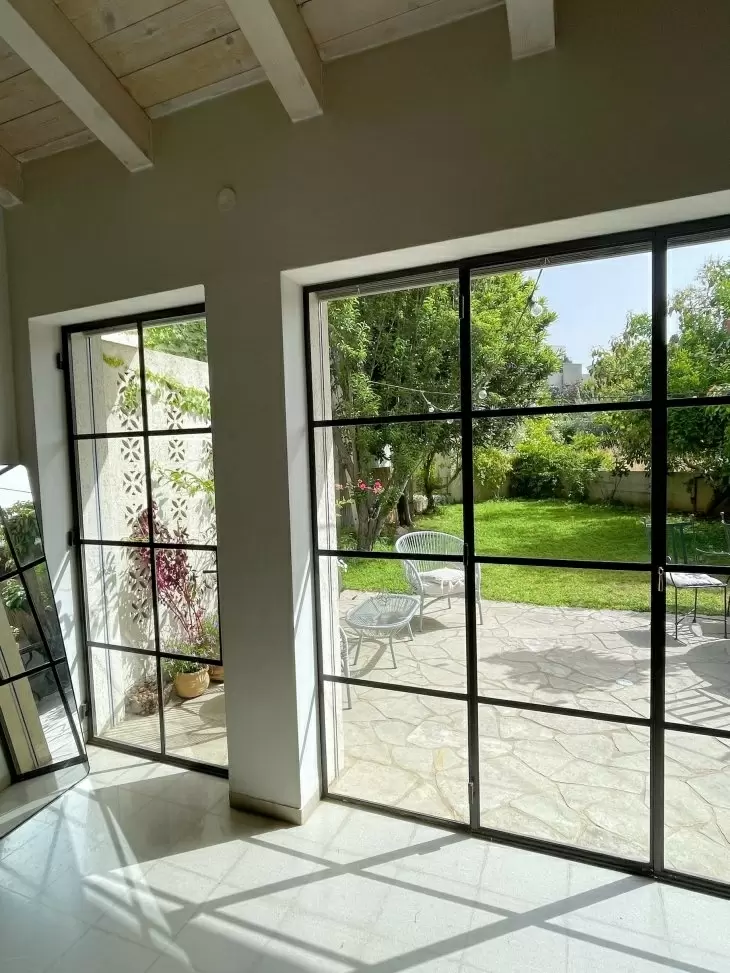 review gallery