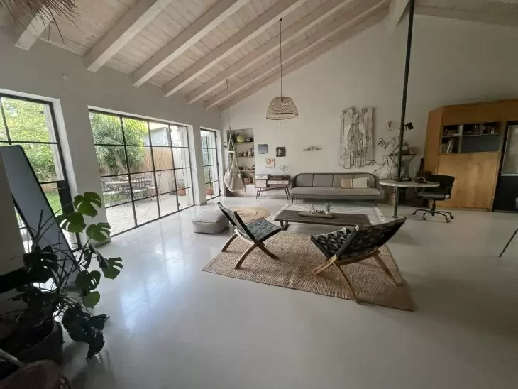review gallery