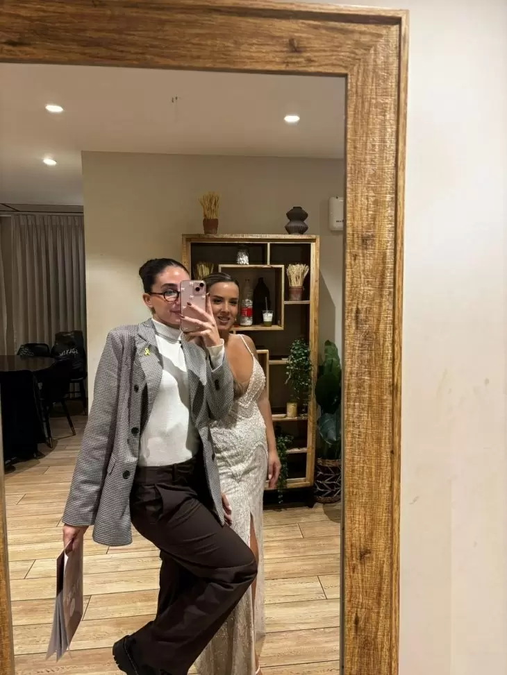 review gallery