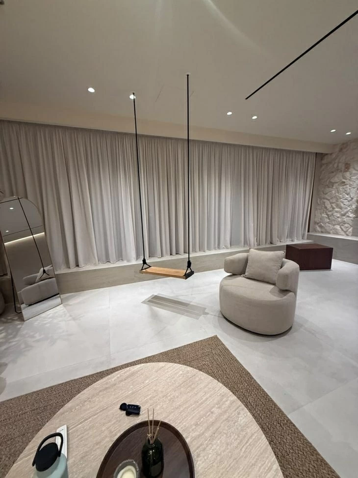 review gallery