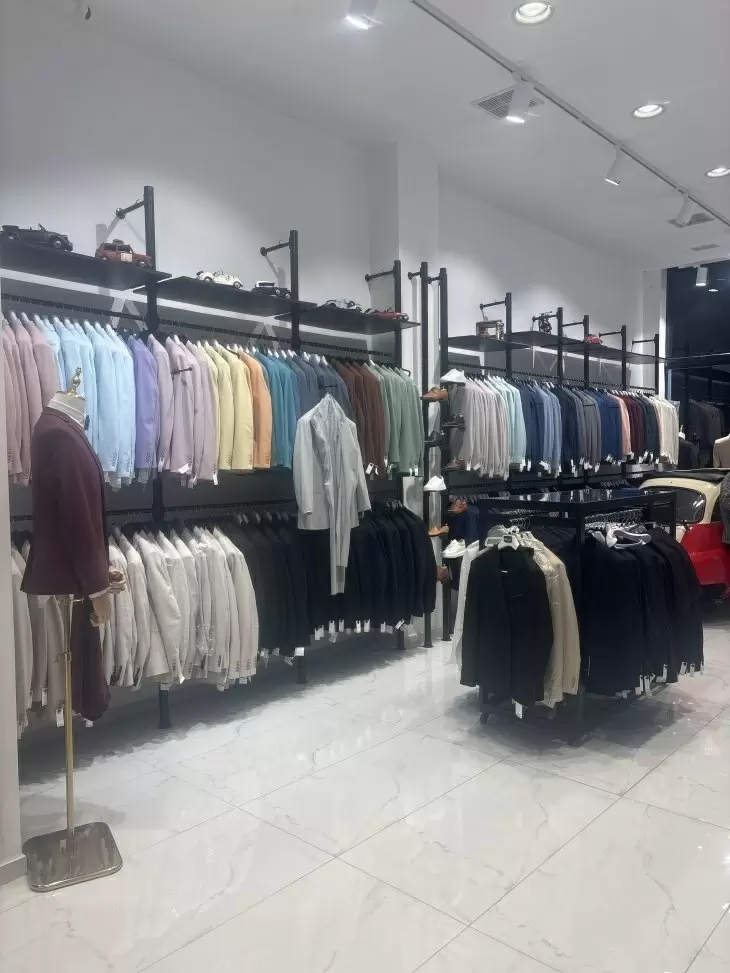 review gallery square