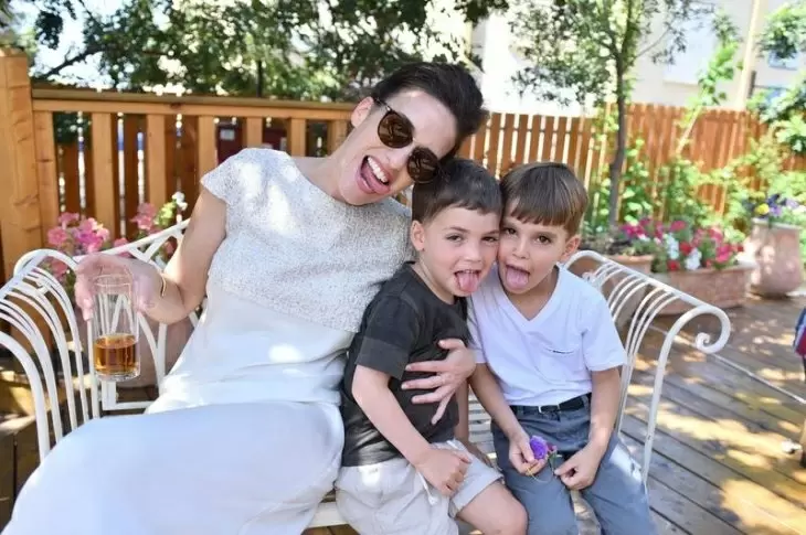 review gallery square