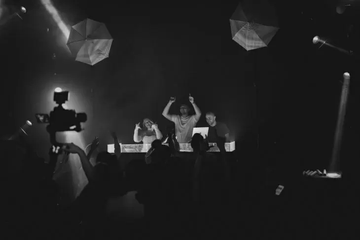 review gallery