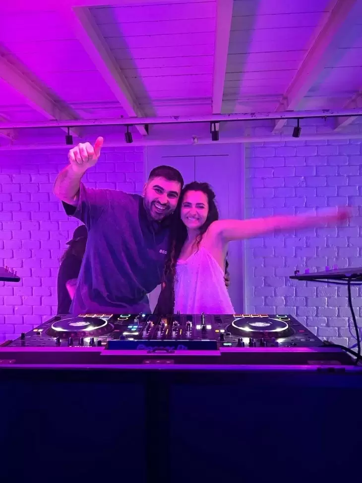 review gallery