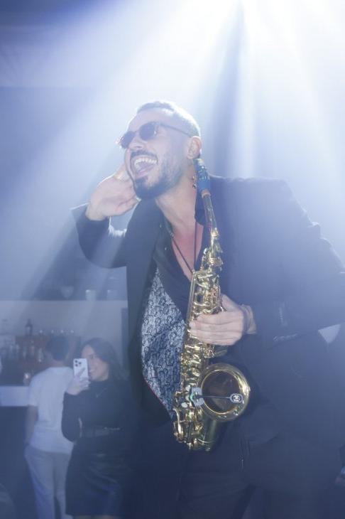 תמונה 34 של דינו - מוזיקה לאירועים -  תקליטנים / DJ