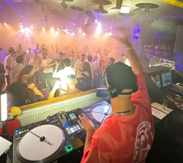 review gallery